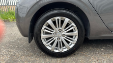 Peugeot 208 1.2 PureTech 82 Signature 5dr [Start Stop] Petrol Hatchback